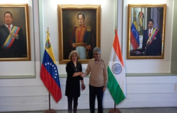 Welcome to Venezuela! Secretary (East) @AmbSaurabhKumar was warmly received today by Venezuela's Vice Foreign Minister H.E. Ms. Capaya Rodriguez and Shri Abhishek Singh, Ambassador.
